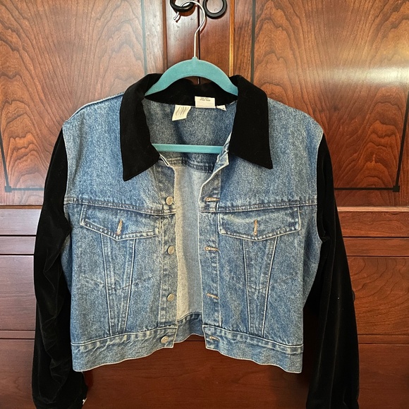 Jean jacket with black velvet sleeves, size Medium - Picture 1 of 5